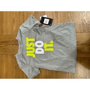Nike Boy's Just‎ Do It T-Shirt Gray Athletic Top Kids